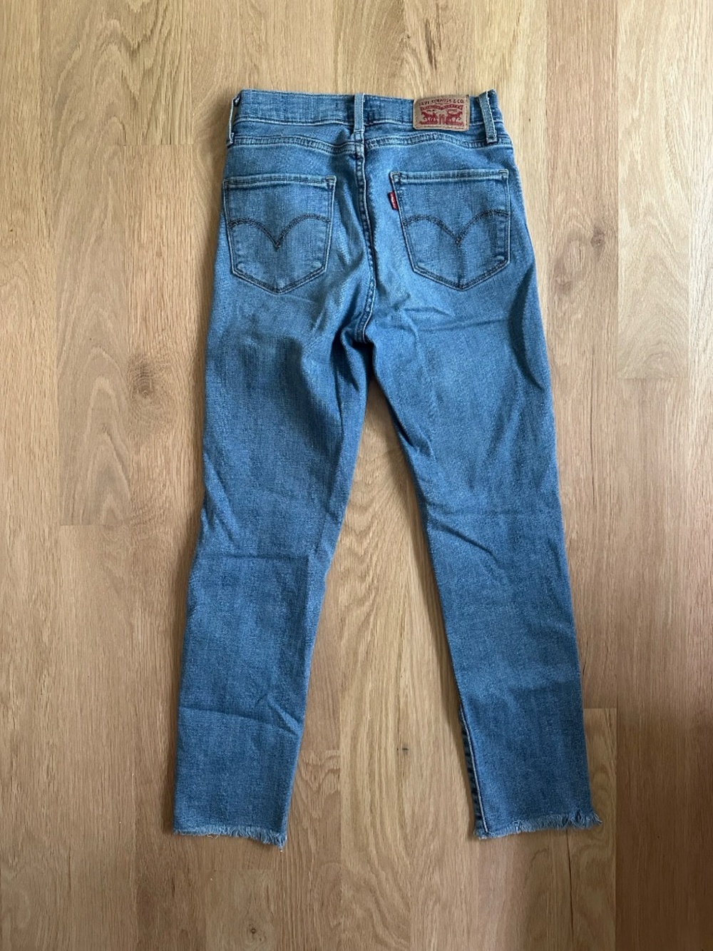 Levi’s High Rise Straight Crop Jeans 25 Distressed Ripped - Picture 4 of 4